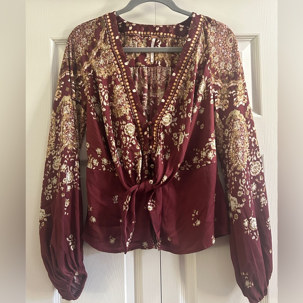 Free People Top Size XS Red Gold Floral Tie-Front Long Sleeve Blouse Satin boho